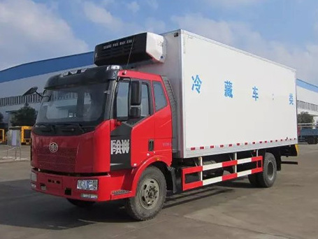 解放(fàng)J6L 6.8米冷藏車(chē)