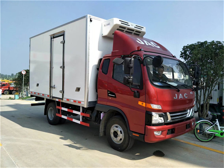 江淮駿鈴V5排半 3.7米冷藏車(chē)