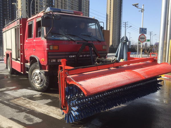 消防掃雪車(chē) 東風153消防車(chē)裝3米除雪刷