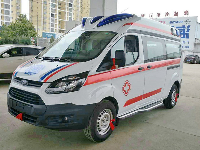 新全順短軸汽油救護車(chē)