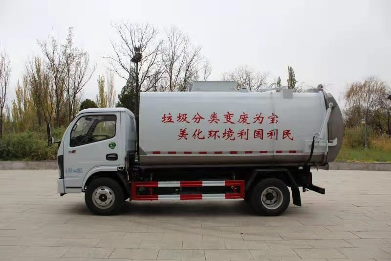 藍(lán)牌10立方挂桶垃圾車(chē)